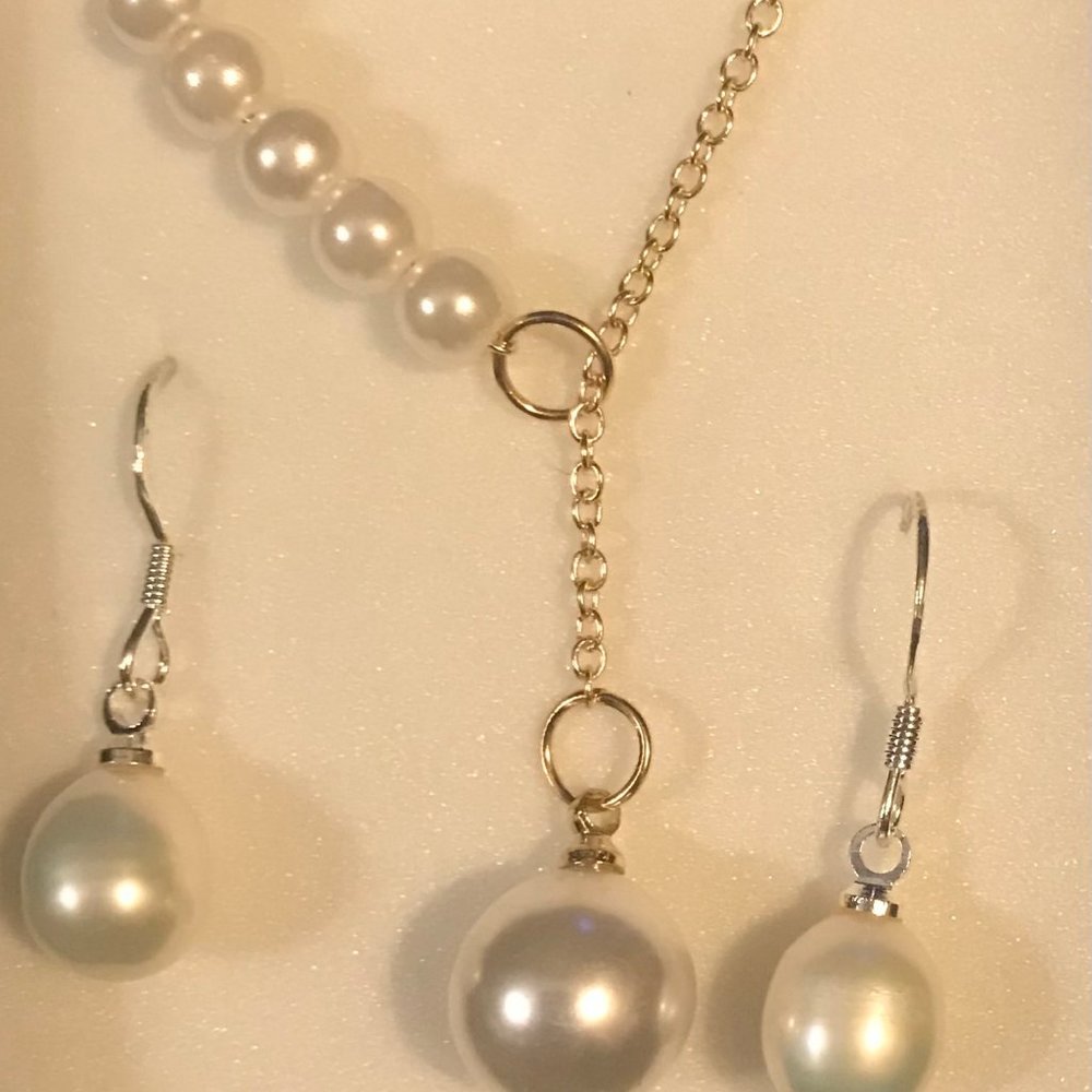 Elegant  pearl set